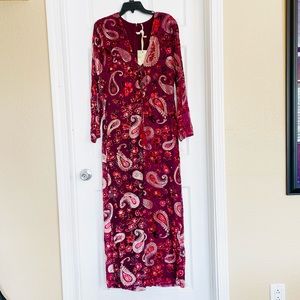 NEW with tags Chelsea and Violet Velvet Paisley Embossed Burgundy Jumper Large